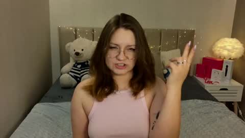 Snapshot of briarwynn chatting on April 28, 2026, 7:52 pm briarwynn online show from April 28, 2026, 7:52 pm