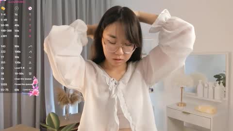 Snapshot of bridgetbottrell chatting on September 10, 2025, 4:07 pm Hanna online show from September 10, 2025, 4:07 pm