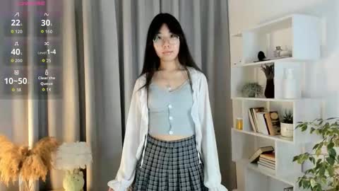 Snapshot of bridgetbottrell chatting on October 19, 2025, 1:17 am Hanna online show from October 19, 2025, 1:17 am