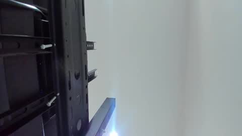    online show from September 18, 2025, 12:18 pm