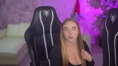 Diamonds Girls online show from November 21, 2025, 12:26 pm