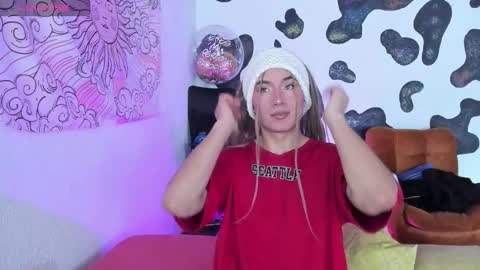 Snapshot of brihanna_cooper chatting on October 19, 2025, 5:02 pm bri online show from October 19, 2025, 5:02 pm