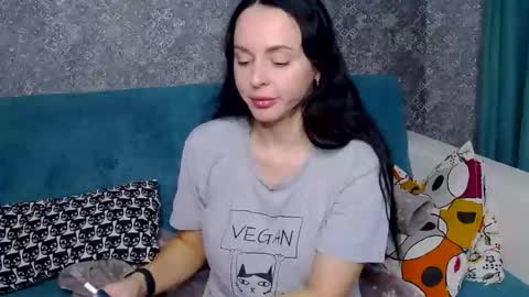 Nika online show from November 24, 2025, 2:22 am