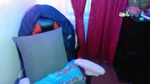 scarleth    follow mee 3 kis online show from February 14, 2025, 10:49 am