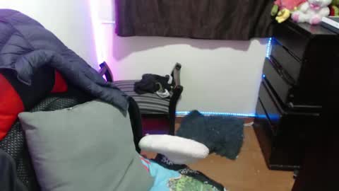 scarleth    follow mee 3 kis online show from March 7, 2025, 5:18 am