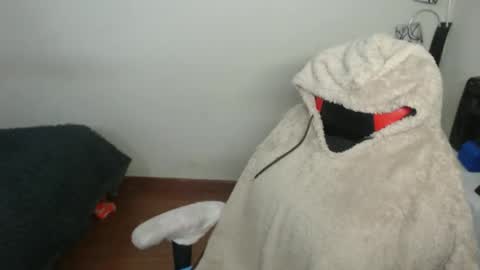 scarleth    follow mee 3 kis online show from October 21, 2025, 2:01 am