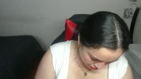 scarleth    follow mee 3 kis online show from October 28, 2025, 1:53 am