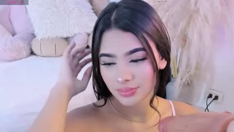 Snapshot of britanylin__ chatting on July 9, 2026, 9:24 am britanylin__ online show from July 9, 2026, 9:24 am