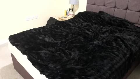 Laura online show from January 25, 2025, 12:27 am