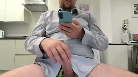 Britishman1989 online show from April 17, 2026, 10:13 pm