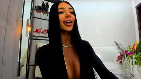 britney_charm online show from April 18, 2026, 7:34 am