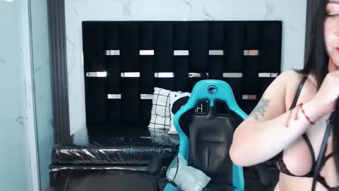 Britney  online show from February 5, 2026, 2:49 am