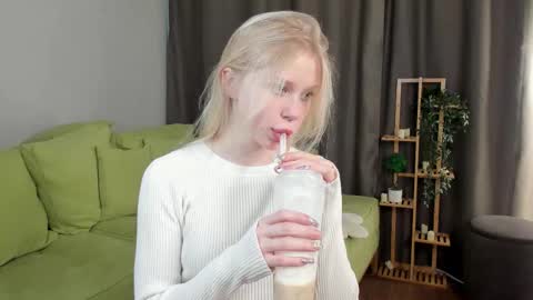 Snapshot of britneybrashaw chatting on October 13, 2025, 7:30 am Eva online show from October 13, 2025, 7:30 am