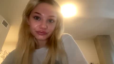 britneycherry08 online show from June 9, 2026, 9:48 pm