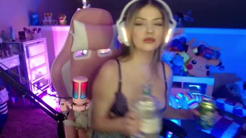 Snapshot of britneyskylarx chatting on December 4, 2025, 5:39 am britneyskylarx online show from December 4, 2025, 5:39 am