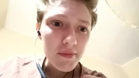 Snapshot of brittaneyglicher chatting on September 9, 2025, 9:14 pm Ella online show from September 9, 2025, 9:14 pm