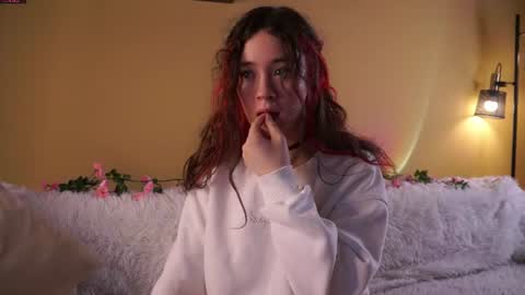 Snapshot of britthe chatting on July 4, 2026, 3:18 pm Lina online show from July 4, 2026, 3:18 pm