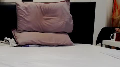 Snapshot of brodystone1 chatting on December 17, 2024, 11:27 pm BrodyStone online show from December 17, 2024, 11:27 pm