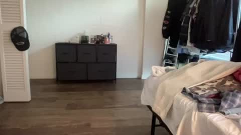 Broke Hung College Guy online show from June 23, 2026, 4:10 am
