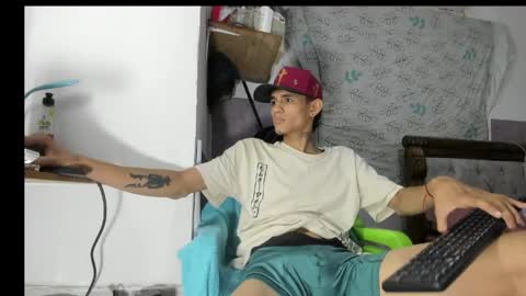 brook_17 online show from May 4, 2026, 10:17 pm