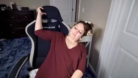 brookebee online show from February 28, 2025, 9:47 am