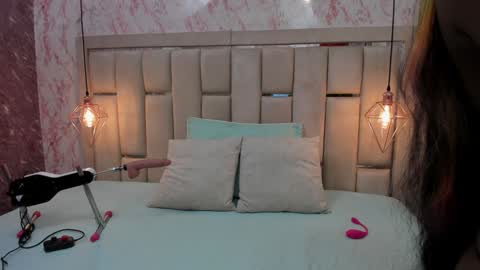 Sara  online show from December 19, 2024, 10:32 pm