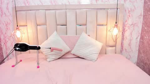 Sara  online show from January 7, 2025, 10:30 pm