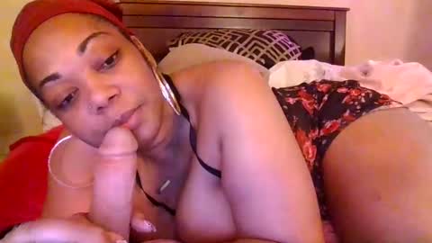 brownroundrenee online show from February 23, 2025, 5:50 pm