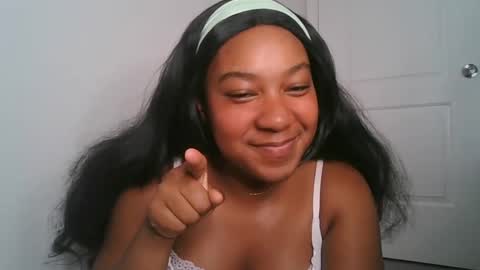 Brownsuagrcutie online show from October 19, 2025, 2:23 am