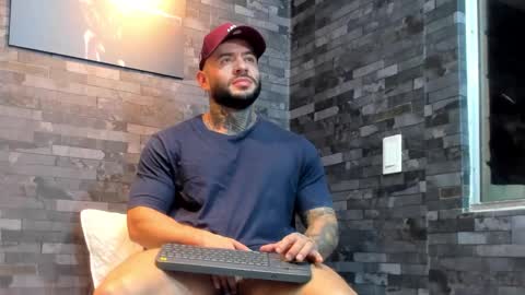 Snapshot of brucedallas chatting on February 20, 2026, 1:24 am brucedallas online show from February 20, 2026, 1:24 am