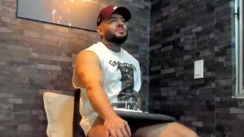 Snapshot of brucedallas chatting on May 15, 2026, 11:01 pm brucedallas online show from May 15, 2026, 11:01 pm