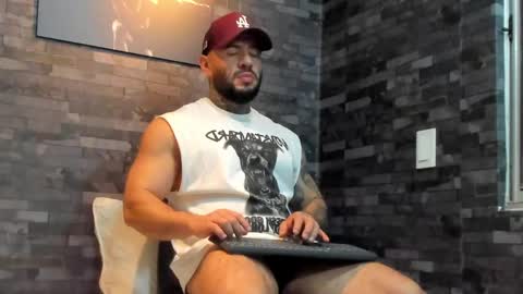 Snapshot of brucedallas chatting on May 15, 2026, 11:34 pm brucedallas online show from May 15, 2026, 11:34 pm
