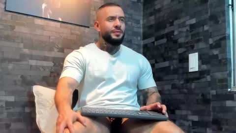 Snapshot of brucedallas chatting on July 4, 2026, 4:07 am brucedallas online show from July 4, 2026, 4:07 am