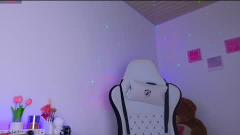 SARAH  online show from December 3, 2025, 5:15 am