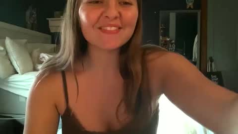 brunettebaby040 online show from October 4, 2025, 9:13 pm