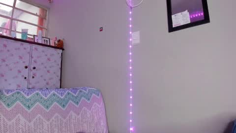 brunette online show from September 17, 2025, 3:46 pm