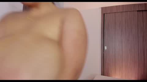 Snapshot of brunnahart chatting on December 12, 2024, 2:37 am online show from December 12, 2024, 2:37 am