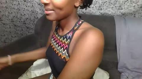 Snapshot of brunnette_blonde chatting on March 1, 2026, 1:24 pm everyday online show from March 1, 2026, 1:24 pm