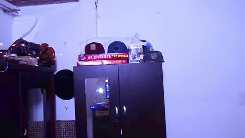 Snapshot of bruno_booss chatting on December 18, 2025, 2:39 am bruno_booss online show from December 18, 2025, 2:39 am