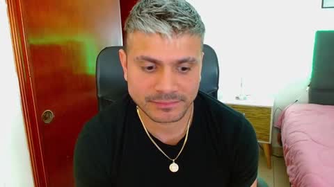 Snapshot of bruno_booss chatting on January 15, 2026, 1:10 am bruno_booss online show from January 15, 2026, 1:10 am