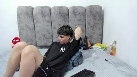 Snapshot of bruno_cruz chatting on June 14, 2026, 2:24 am Bruno Cruz online show from June 14, 2026, 2:24 am