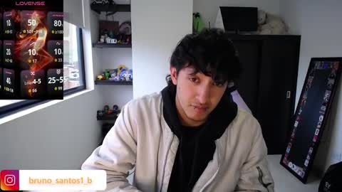 Snapshot of bruno_santos1 chatting on April 8, 2026, 11:43 am Bruno online show from April 8, 2026, 11:43 am