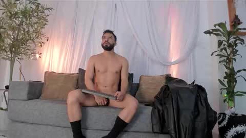 Andres Suarez online show from October 19, 2025, 5:24 pm