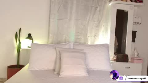 Bruno online show from September 17, 2025, 7:04 pm