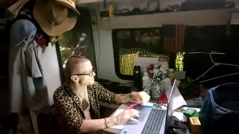 Snapshot of brushsquach chatting on March 19, 2026, 6:39 am Steve... aka SkinnieDippin aka TimberTramp online show from March 19, 2026, 6:39 am