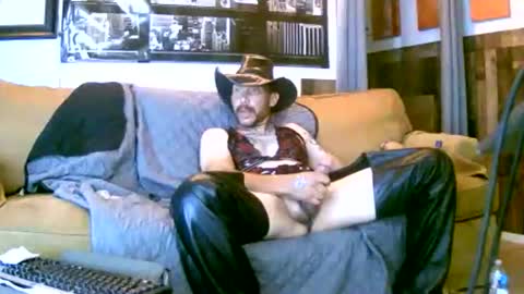 Snapshot of brutal3anddone chatting on May 17, 2026, 6:11 am brutal3anddone online show from May 17, 2026, 6:11 am