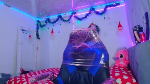 BRYAM INDEPENDENT MODEL online show from December 18, 2024, 6:21 am