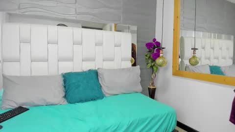 bryna_ online show from January 9, 2025, 3:26 am