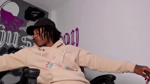 Snapshot of bryxxxon1 chatting on March 21, 2026, 4:28 am Bryxon online show from March 21, 2026, 4:28 am