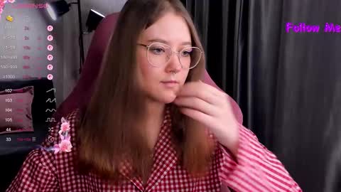 Snapshot of bubble_bunny chatting on November 1, 2025, 11:51 pm Ruby online show from November 1, 2025, 11:51 pm